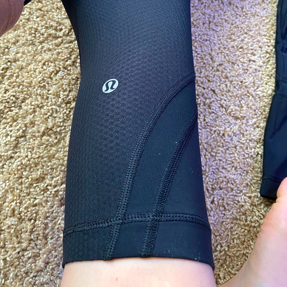 Lululemon black Run Inspire Crop size 6